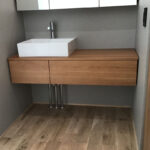 天然木の質感を活かした洗面台