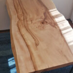 一枚板のダイニングテーブル